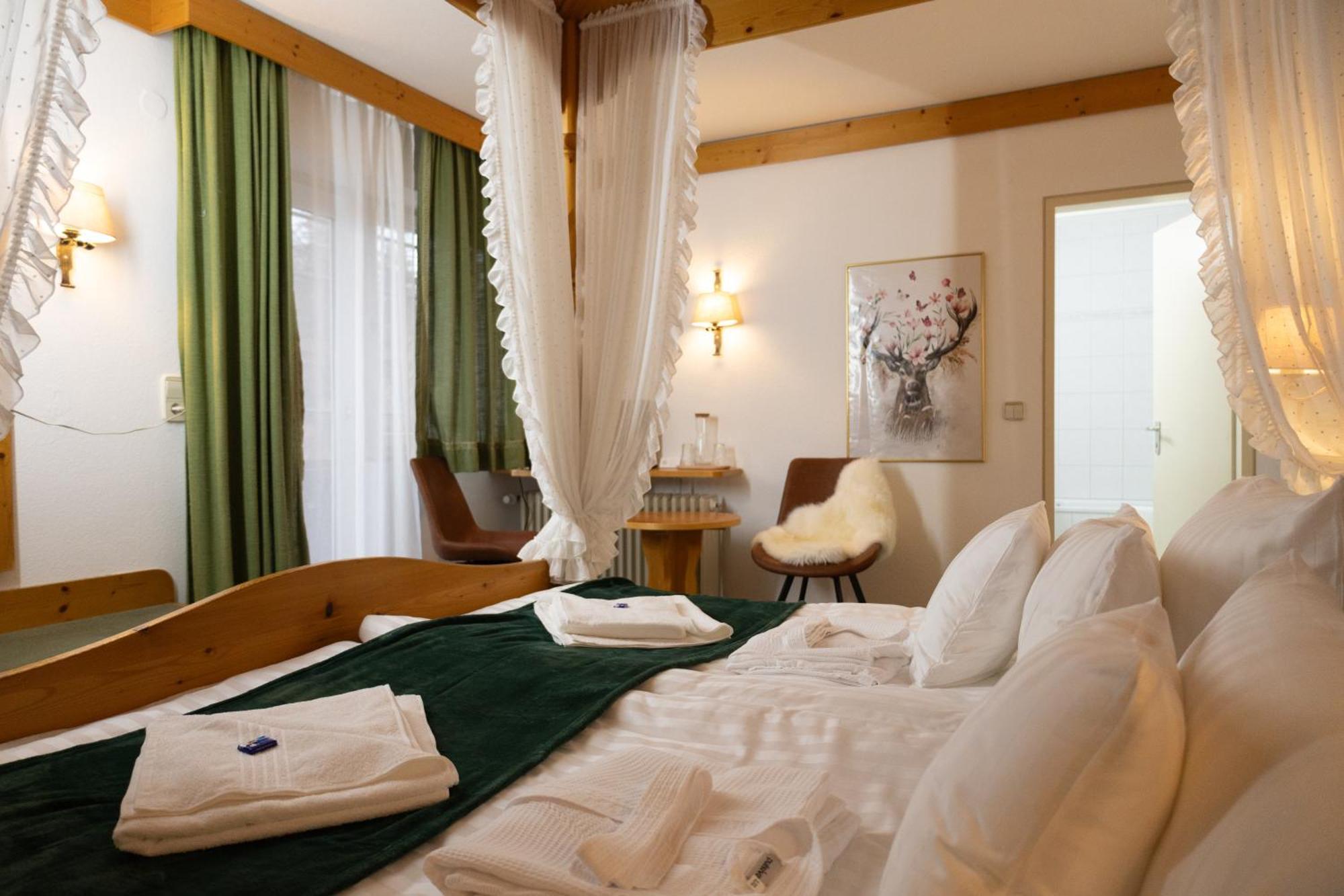 Hotel Zum See, Titisee Exteriör bild