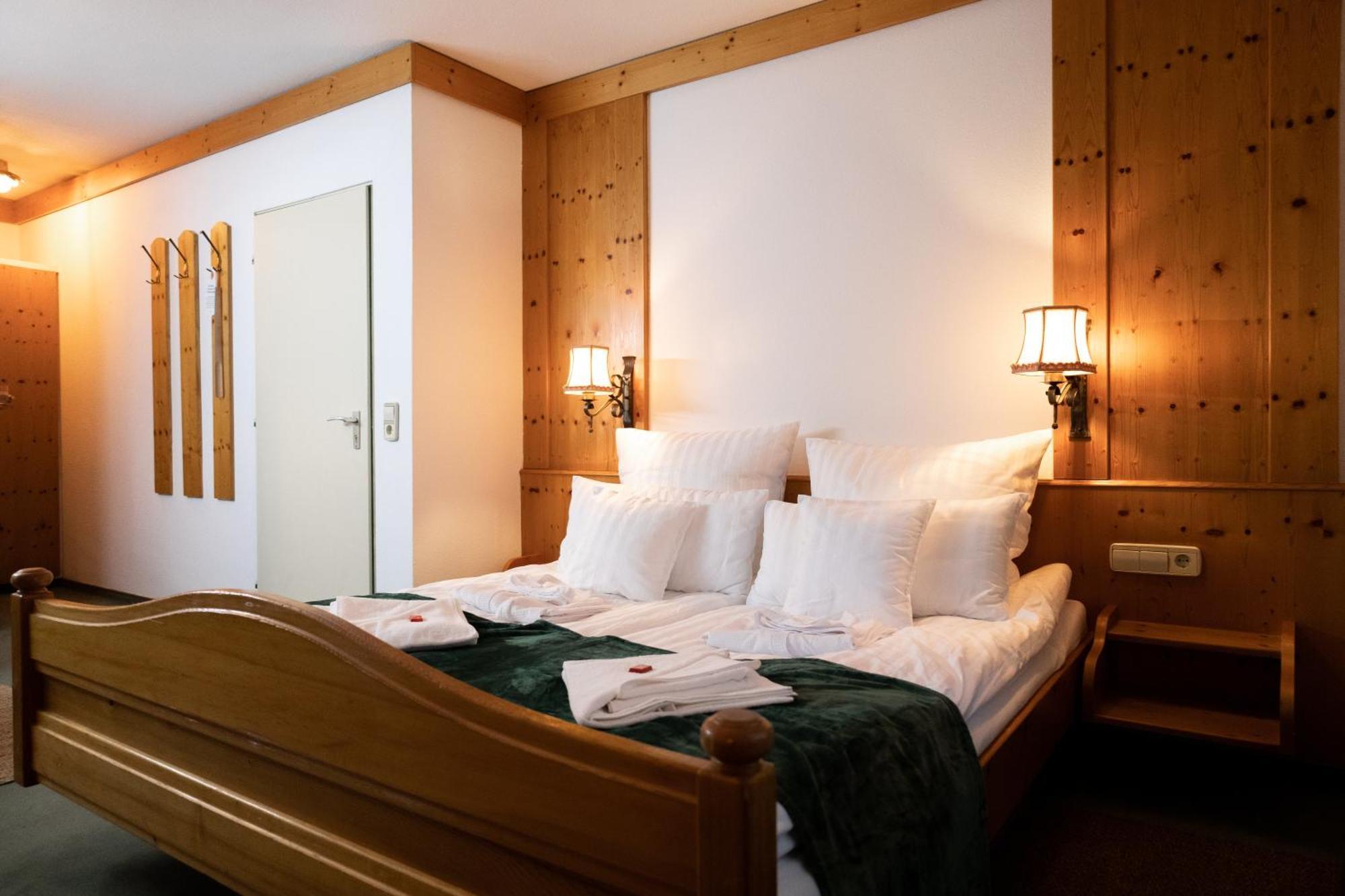 Hotel Zum See, Titisee Exteriör bild